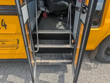 Picture of 2017 Chevrolet Minotour 21P ADA