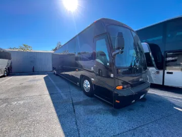 Picture of 2012 MCI J4500 Exec 50 Passenger