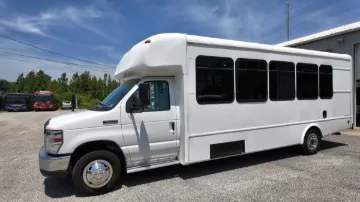 Picture of 2019 FORD E-450 Starcraft 18P ADA