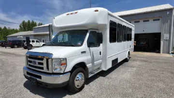 Picture of 2019 FORD E-450 Starcraft 18P ADA 