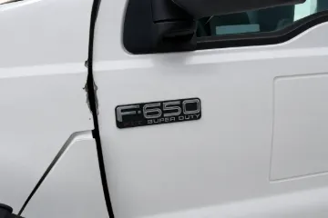 Picture of 2011 Ford Starcraft 25 Passenger Bus