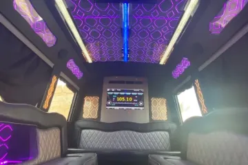 Picture of 2018 Freightliner M2 26P Party Bus