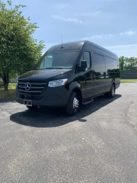 Picture of 2025 Mercedes-Benz Sprinter TWR 14 Passenger LIMO