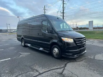 Picture of 2025 Mercedes-Benz Sprinter TWR 14 Passenger LIMO
