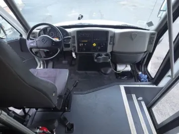 Picture of 2016 International Cummins 43P