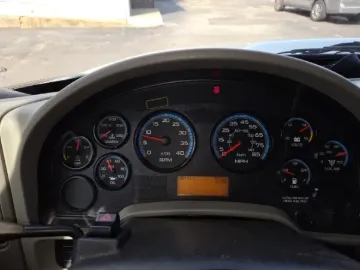 Picture of 2016 International Cummins 43P