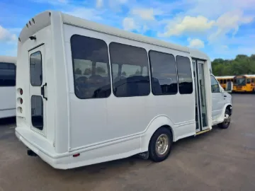 Picture of 2016 Starcraft Starquest Shuttle Bus