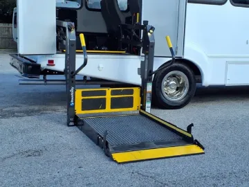 Picture of 2016 Ford E350 Shuttle Bus