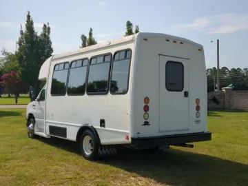 Picture of 2013 Ford E-350 14P Shuttle