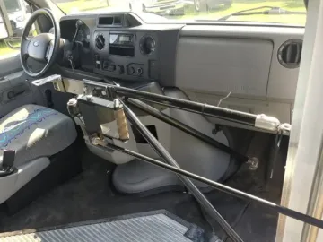 Picture of 2013 Ford E-350 14P Shuttle