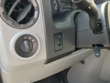 Picture of 2013 Ford E-350 14P Shuttle