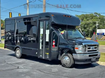 Picture of 2025 Ford E450 Starcraft Shuttle Bus