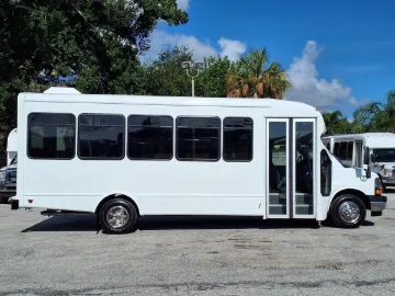 Picture of 2022 Chevrolet Express 4500 Shuttle Bus