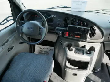 Picture of 2005 Ford Startrans Shuttle Bus ADA