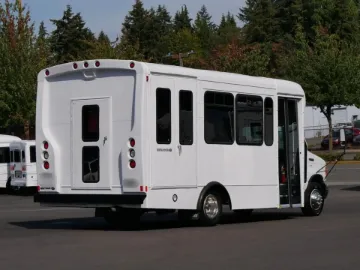 Picture of 2005 Ford Startrans Shuttle Bus ADA