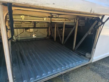 Picture of 2005 MCI J4500 56P