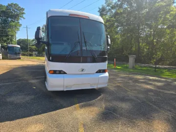 Picture of 2005 MCI J4500 56P