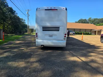 Picture of 2005 MCI J4500 56P