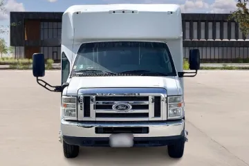 Picture of 2019 Ford E450 Shuttle Bus
