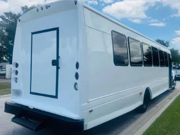 Picture of 2015 Ford F650 Stacraft Mid Size Bus