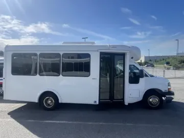 2021 Chevrolet 4500 Arboc ADA 14P 