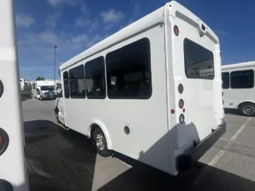 2021 Chevrolet 4500 Arboc ADA 14P 