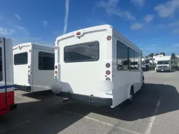 2021 Chevrolet 4500 Arboc ADA 14P 