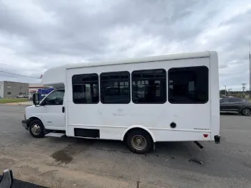 Picture of 2017 Chevrolet Express 4500 Starcraft Shuttle Bus ADA