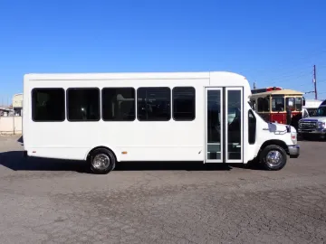 Picture of 2014 Ford E450 Starcraft Allstar Shuttle Bus