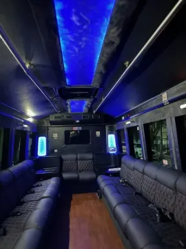 Picture of 2016 Ford E450 Starcraft Limo Bus