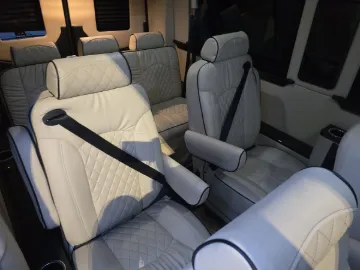 Picture of 2024 Mercedes-Benz 2500 7P Van