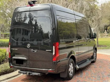 Picture of 2024 Mercedes-Benz 2500 7P Van