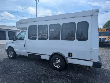 2016 Ford E-350 Shuttle 12P