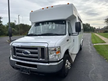 Picture of 2017 Ford E-350 Diamond Coach ADA Shuttle Bus