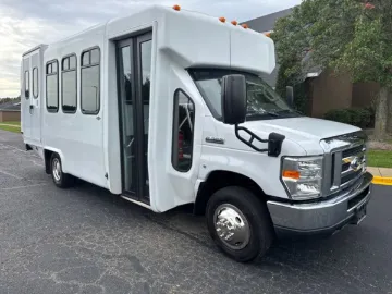 Picture of 2017 Ford E-350 Diamond Coach ADA Shuttle Bus