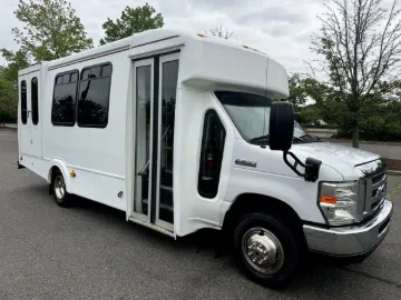 Picture of 2016 Ford E350 Shuttle Bus ADA