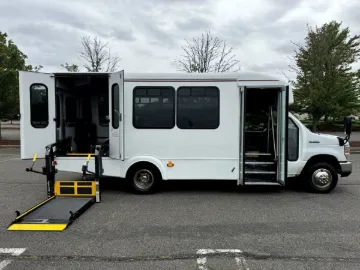 Picture of 2016 Ford E350 Shuttle Bus ADA