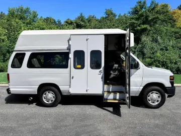 Picture of 2014 Ford E350 Shuttle Bus ADA