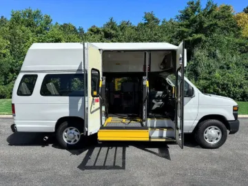 Picture of 2014 Ford E350 Shuttle Bus ADA