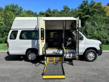 Picture of 2014 Ford E350 Shuttle Bus ADA