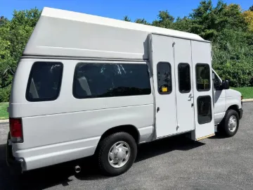 Picture of 2014 Ford E350 Shuttle Bus ADA