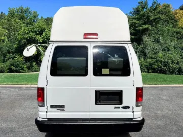 Picture of 2014 Ford E350 Shuttle Bus ADA