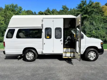Picture of 2014 Ford E350 Shuttle Bus ADA