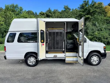 Picture of 2014 Ford E350 Shuttle Bus ADA