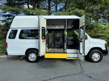 Picture of 2014 Ford E350 Shuttle Bus ADA