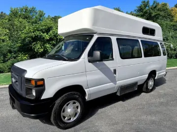 Picture of 2014 Ford E350 Shuttle Bus ADA
