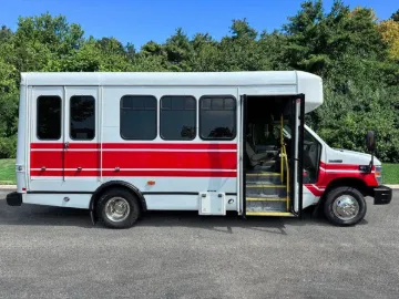 Picture of 2016 Ford E350 Shuttle Bus ADA