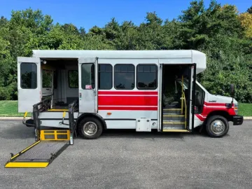 Picture of 2016 Ford E350 Shuttle Bus ADA