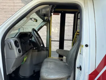 Picture of 2016 Ford E350 Shuttle Bus ADA