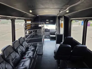 Picture of 2018 Ford E-450 Shuttle Bus